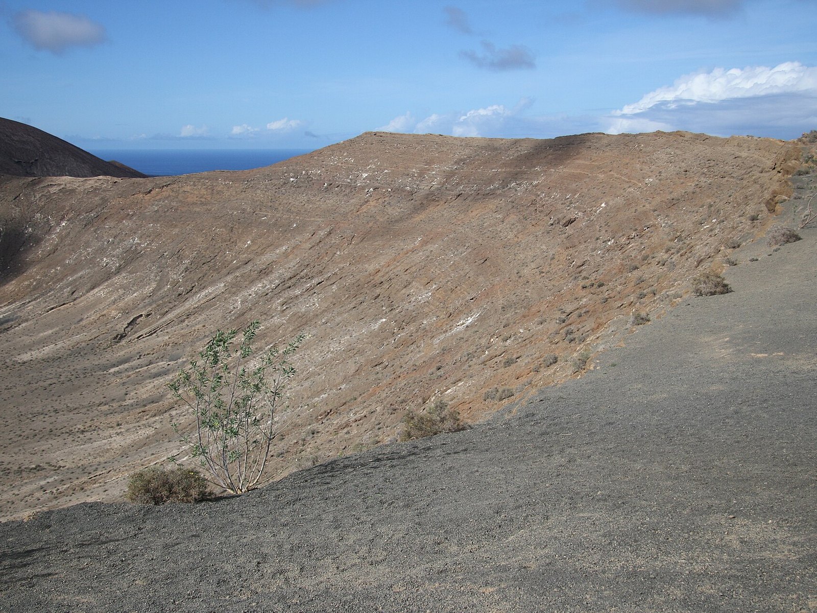 In einen Vulkan hineinlaufen: vier Routen über die Krater von Lanzarote