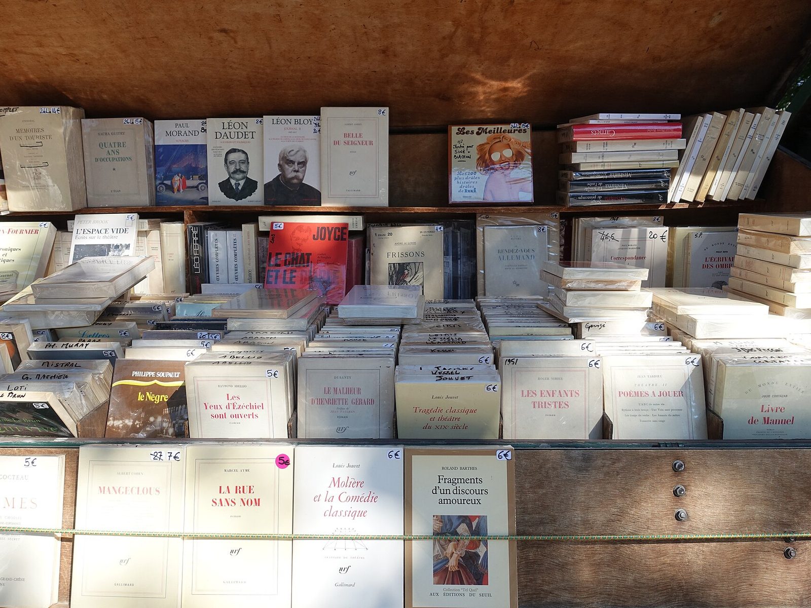La Madriguera, el rincón de Arrecife donde los libros tienen una tercera vida