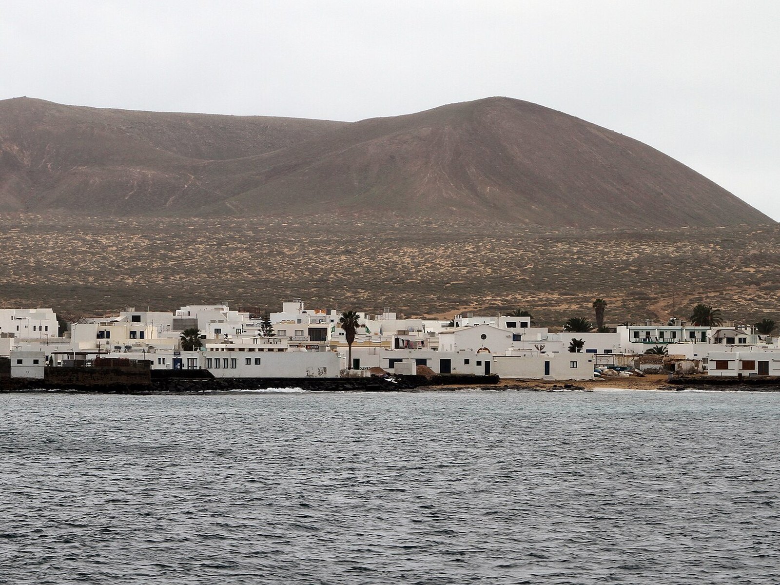 Las dos pensiones que inventaron el turismo en La Graciosa, premiadas en el Día Mundial del Turismo